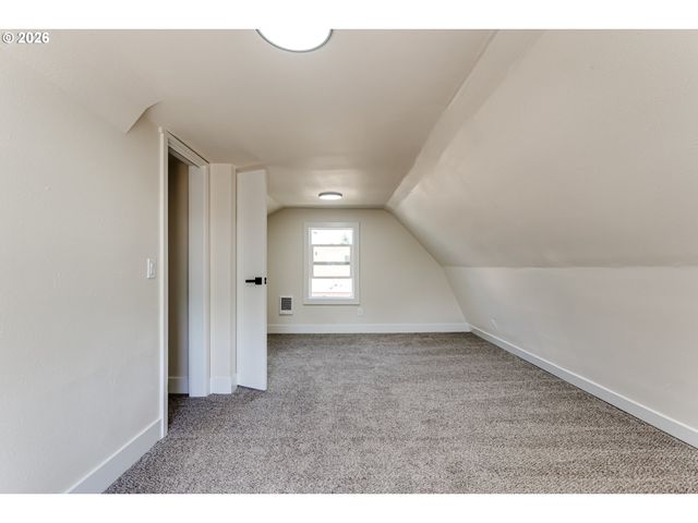 439 T St, Springfield, OR 97477
