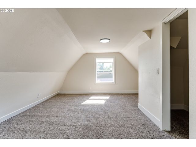 439 T St, Springfield, OR 97477