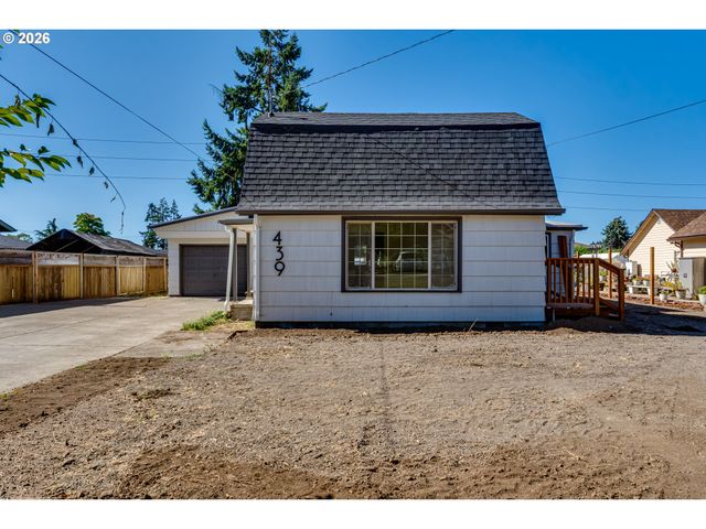 439 T St, Springfield, OR 97477