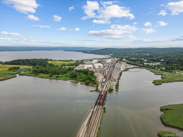 811 Eagle Bay Drive 811, Ossining, NY 10562