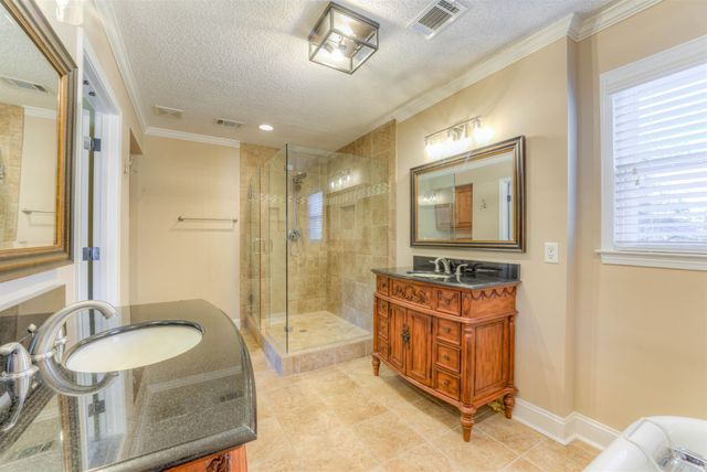 3385 BEAVER RUN DR, Collierville, TN 38017