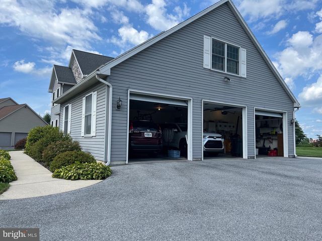 1033 CIDER LN, Lebanon, PA 17046