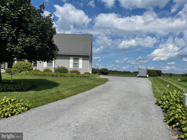 1033 CIDER LN, Lebanon, PA 17046