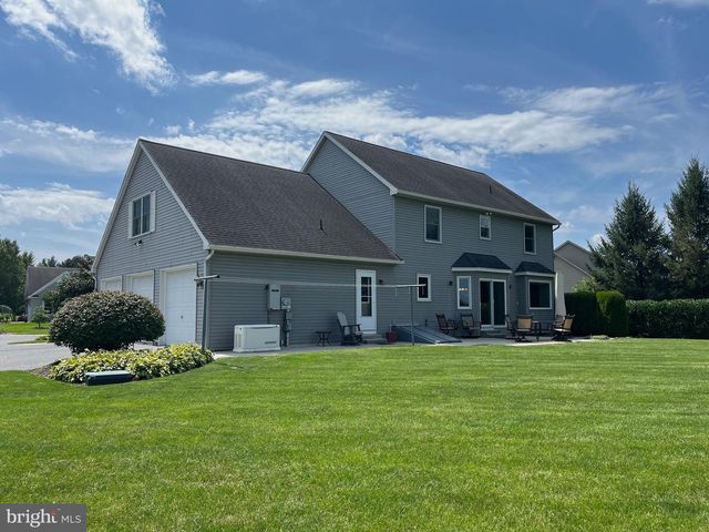 1033 CIDER LN, Lebanon, PA 17046