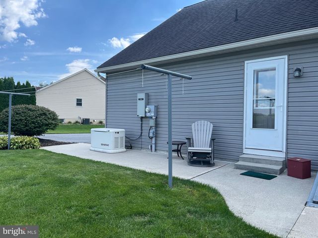 1033 CIDER LN, Lebanon, PA 17046