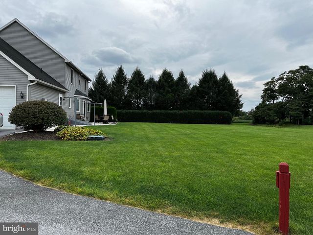 1033 CIDER LN, Lebanon, PA 17046