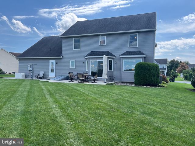 1033 CIDER LN, Lebanon, PA 17046