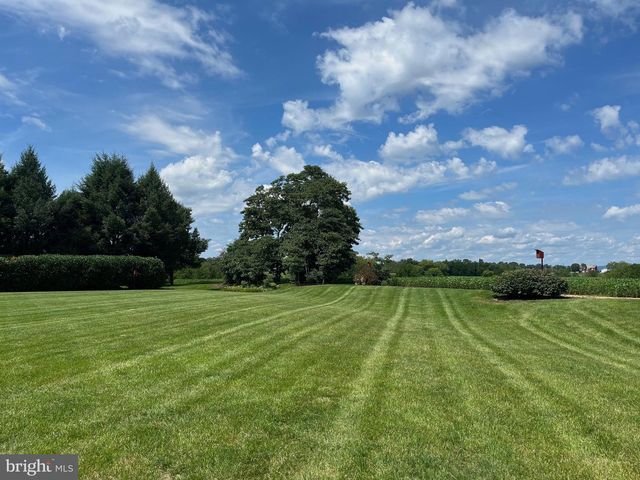 1033 CIDER LN, Lebanon, PA 17046
