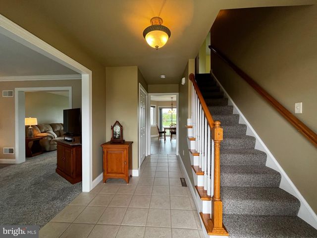 1033 CIDER LN, Lebanon, PA 17046