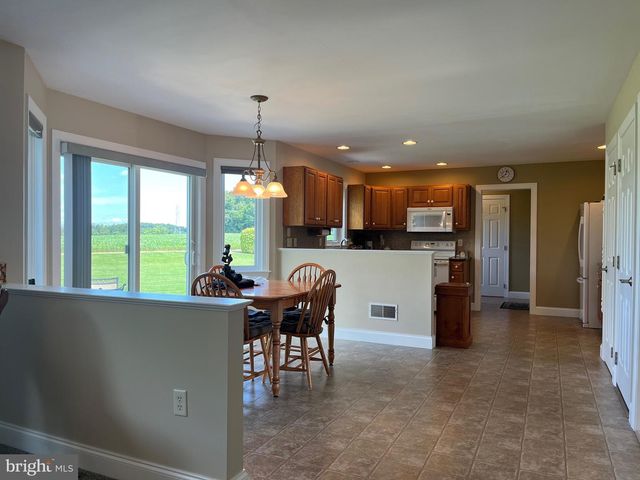 1033 CIDER LN, Lebanon, PA 17046