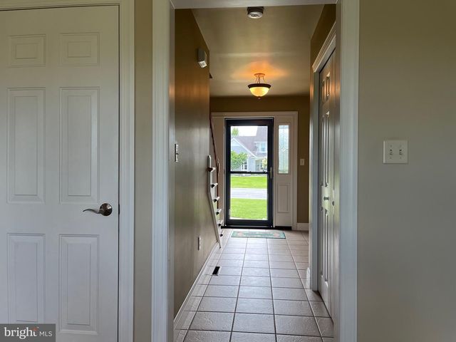 1033 CIDER LN, Lebanon, PA 17046