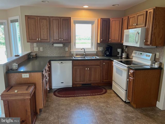 1033 CIDER LN, Lebanon, PA 17046