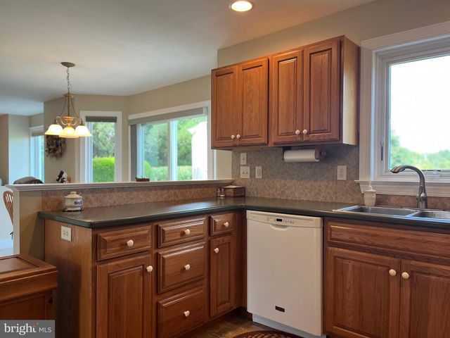 1033 CIDER LN, Lebanon, PA 17046