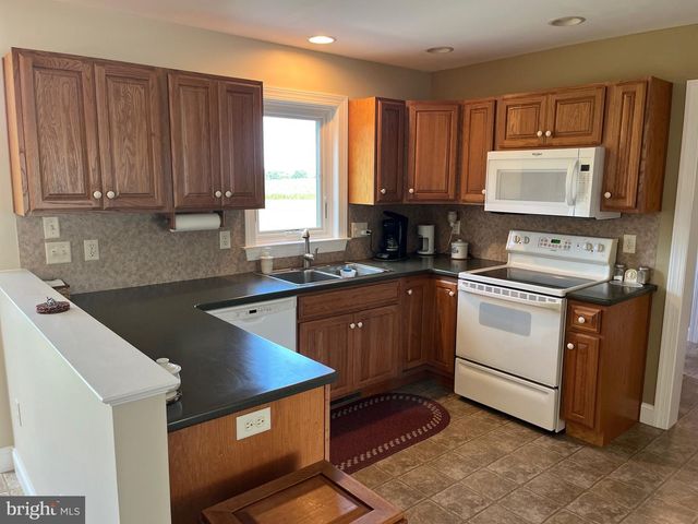 1033 CIDER LN, Lebanon, PA 17046