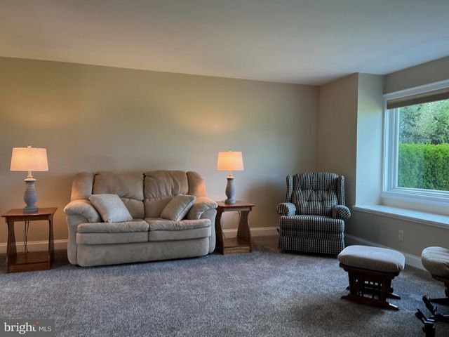 1033 CIDER LN, Lebanon, PA 17046