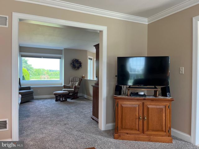 1033 CIDER LN, Lebanon, PA 17046