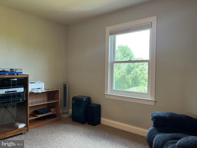 1033 CIDER LN, Lebanon, PA 17046