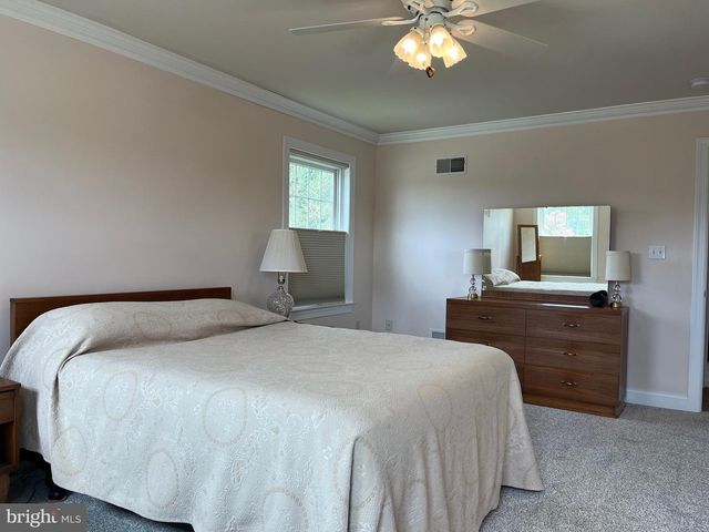 1033 CIDER LN, Lebanon, PA 17046
