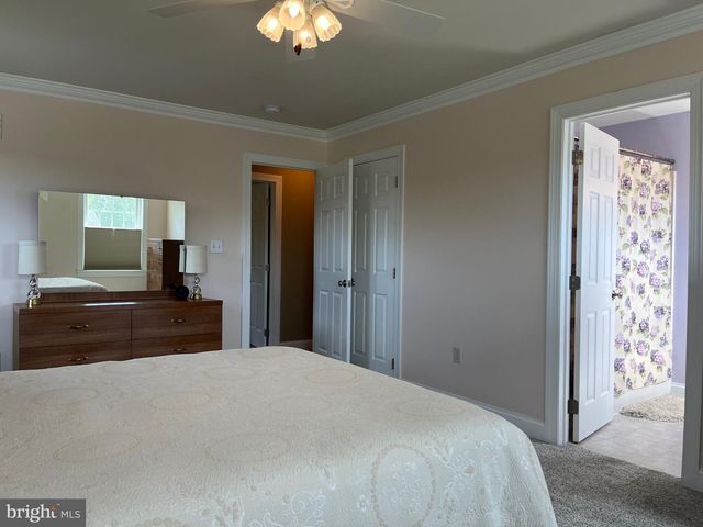 1033 CIDER LN, Lebanon, PA 17046