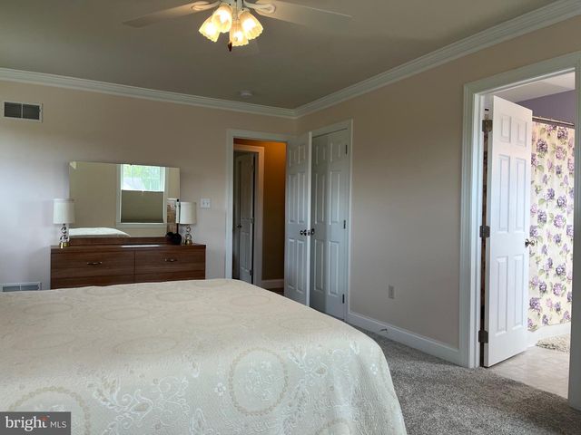 1033 CIDER LN, Lebanon, PA 17046