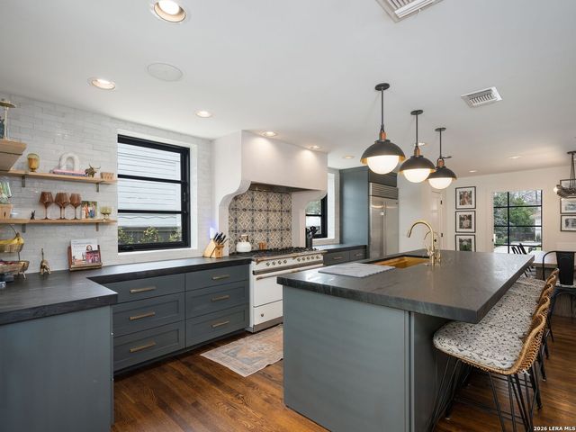 116 Canterbury Hill, San Antonio, TX 78209