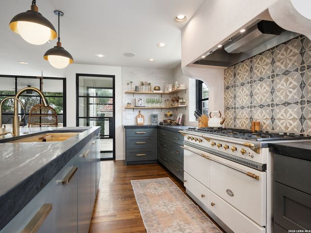 116 Canterbury Hill, San Antonio, TX 78209