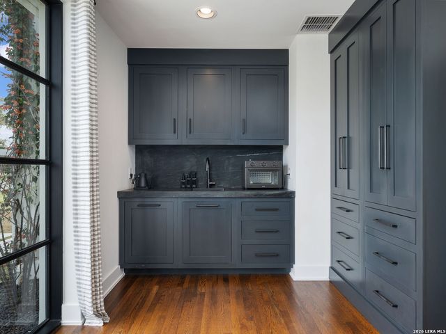 116 Canterbury Hill, San Antonio, TX 78209