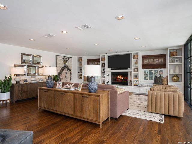 116 Canterbury Hill, San Antonio, TX 78209