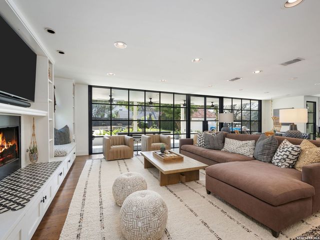 116 Canterbury Hill, San Antonio, TX 78209