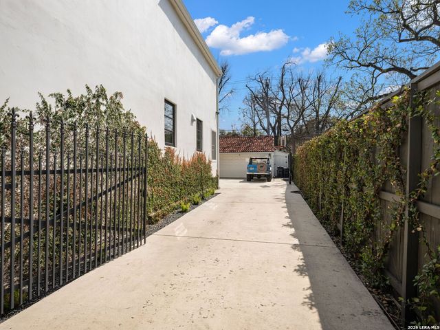 116 Canterbury Hill, San Antonio, TX 78209