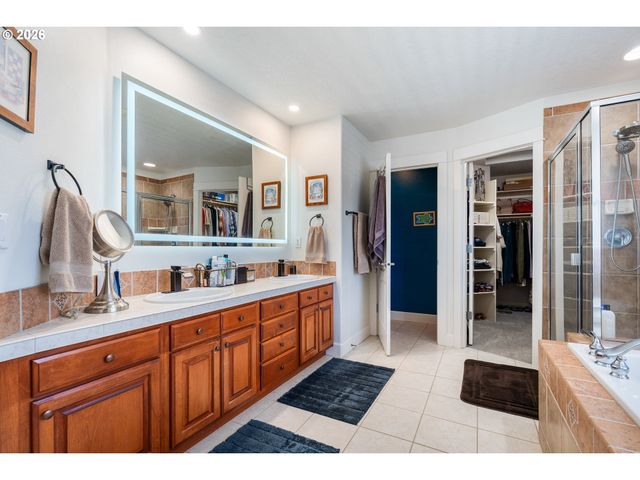 18001 Ne 25TH St, Vancouver, WA 98684