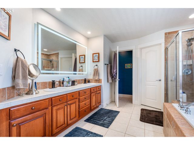 18001 Ne 25TH St, Vancouver, WA 98684