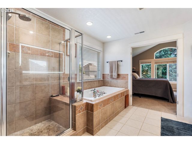 18001 Ne 25TH St, Vancouver, WA 98684