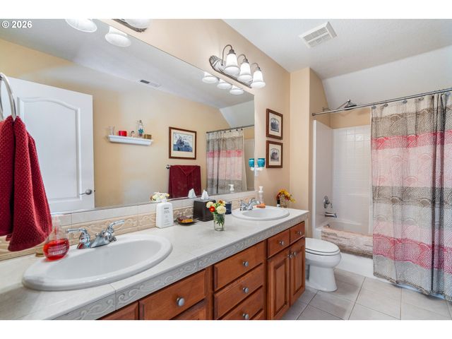 18001 Ne 25TH St, Vancouver, WA 98684