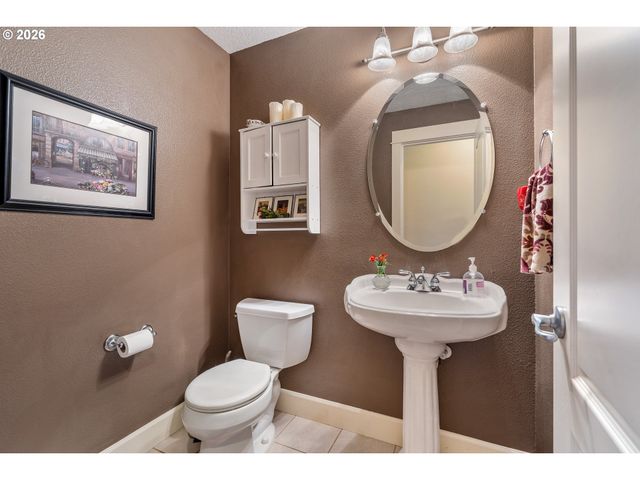 18001 Ne 25TH St, Vancouver, WA 98684