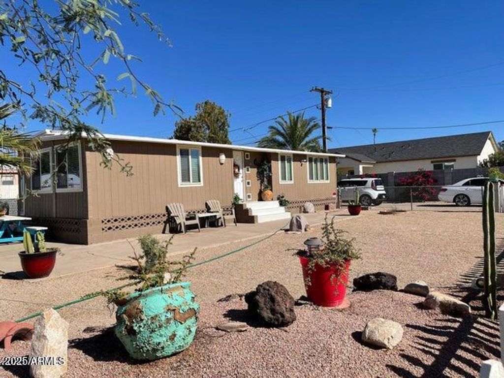 17601 N 22ND Street, Phoenix, AZ 85022 — exterior