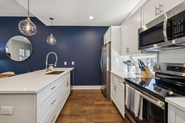 2021 Beech Ave Unit 7, Nashville, TN 37204