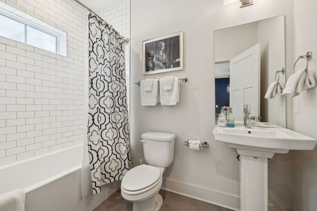 2021 Beech Ave Unit 7, Nashville, TN 37204