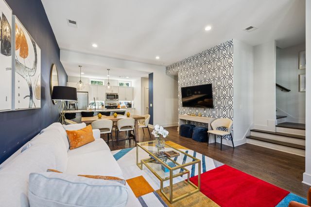 2021 Beech Ave Unit 7, Nashville, TN 37204