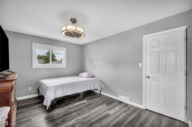 14291 Gallatin Boulevard, Brook Park, OH 44142