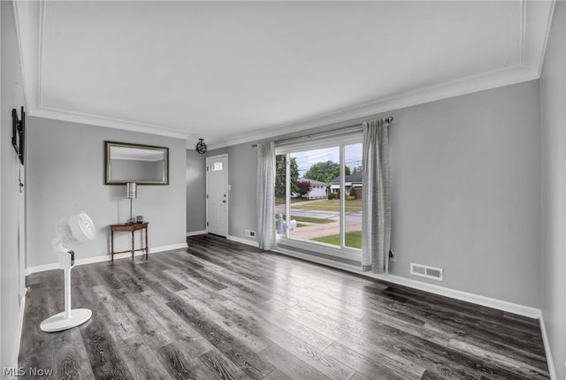 14291 Gallatin Boulevard, Brook Park, OH 44142