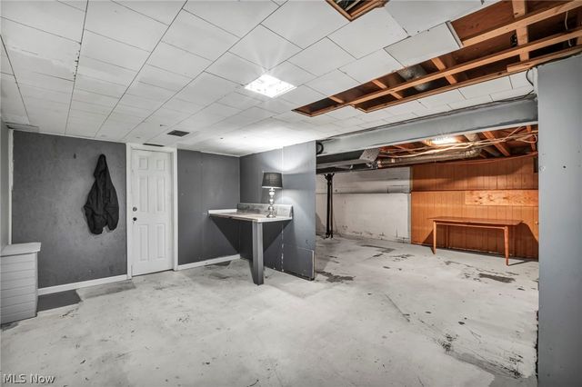 14291 Gallatin Boulevard, Brook Park, OH 44142