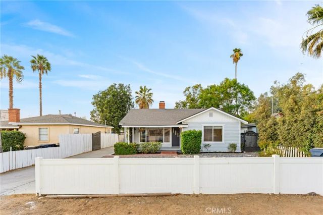 839 E Citrus, Redlands, CA 92374
