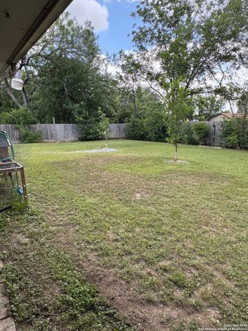 5618 Ben Casey DR, San Antonio, TX 78240