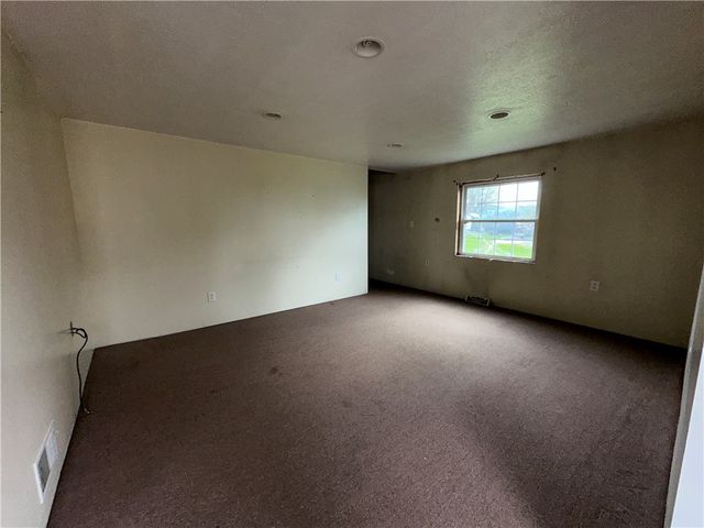 39 2nd St, Georges Twp, PA 15401