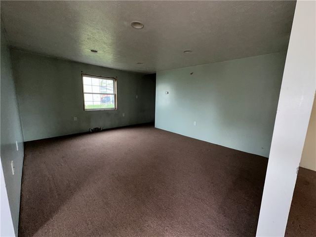 39 2nd St, Georges Twp, PA 15401