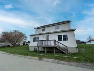 39 2nd St, Georges Twp, PA 15401