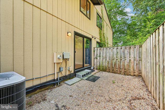 464 WEST CT, Glen Burnie, MD 21061