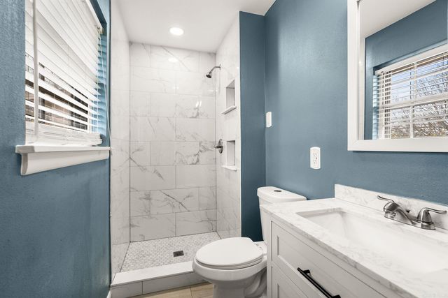 9815 Brooks Ln Lane, Little Rock, AR 72205