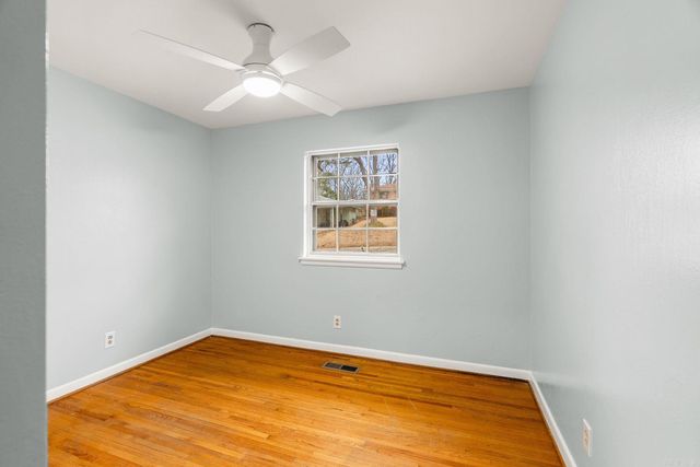 9815 Brooks Ln Lane, Little Rock, AR 72205